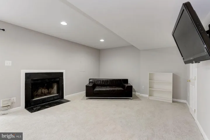 5614 Oakham Pl, Centreville, Virginia 20120
