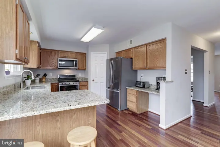 5614 Oakham Pl, Centreville, Virginia 20120
