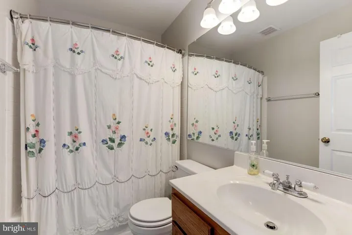 5614 Oakham Pl, Centreville, Virginia 20120