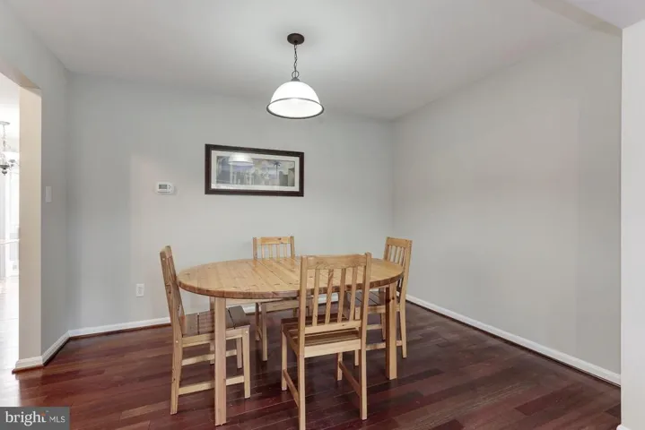 5614 Oakham Pl, Centreville, Virginia 20120