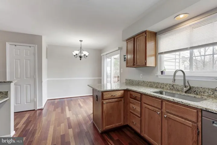 5614 Oakham Pl, Centreville, Virginia 20120