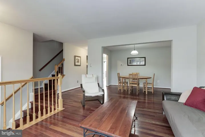 5614 Oakham Pl, Centreville, Virginia 20120