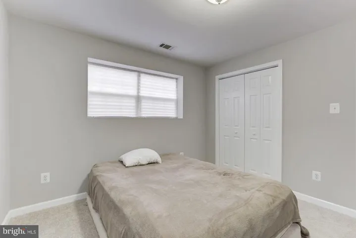 5614 Oakham Pl, Centreville, Virginia 20120