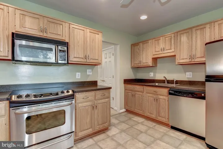 3907 Oak Hill Dr, Annandale, Virginia 22003