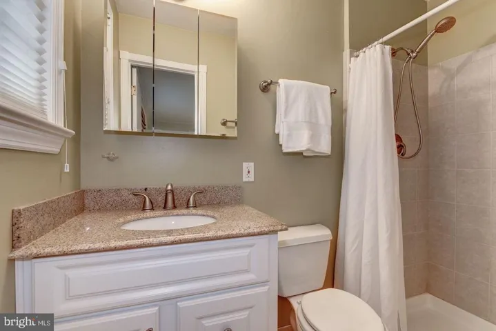 3907 Oak Hill Dr, Annandale, Virginia 22003