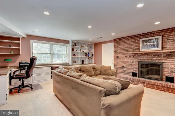 3907 Oak Hill Dr, Annandale, Virginia 22003