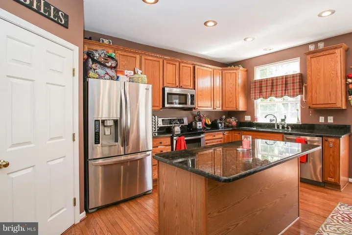 13266 Amblewood Dr, Manassas, Virginia 20112