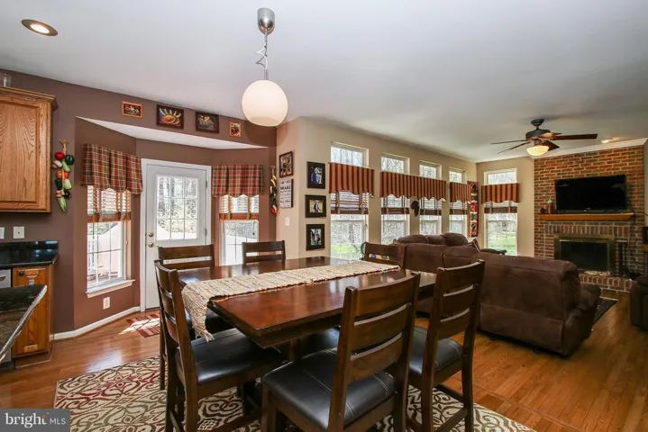 13266 Amblewood Dr, Manassas, Virginia 20112