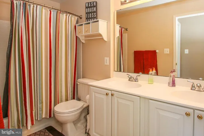 13266 Amblewood Dr, Manassas, Virginia 20112