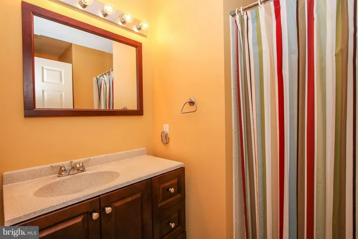 13266 Amblewood Dr, Manassas, Virginia 20112