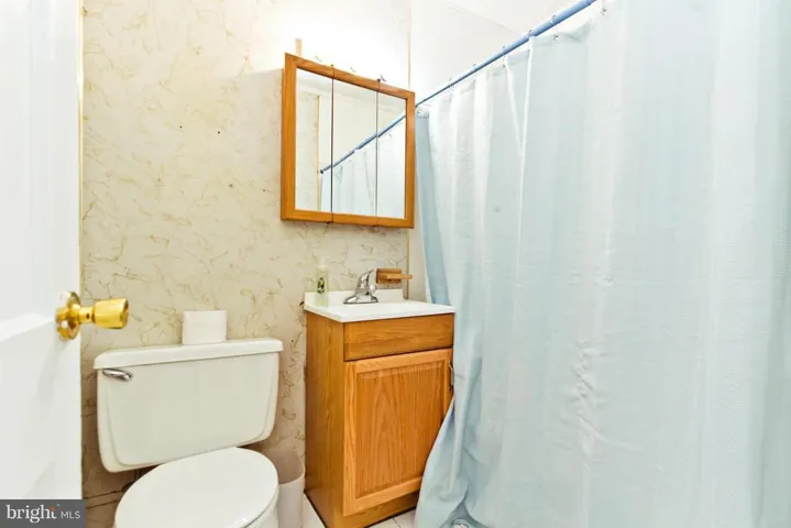 6632 Barrett Rd, Falls Church, Virginia 22042