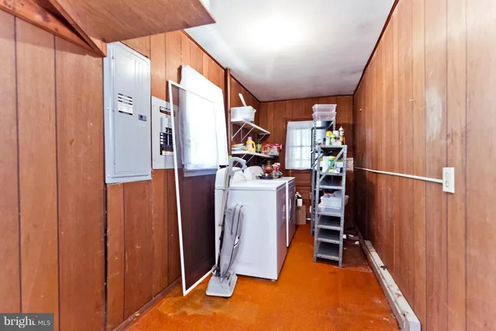 6632 Barrett Rd, Falls Church, Virginia 22042
