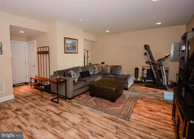43604 White Cap Ter, Chantilly, Virginia 20152