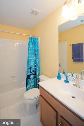 43604 White Cap Ter, Chantilly, Virginia 20152