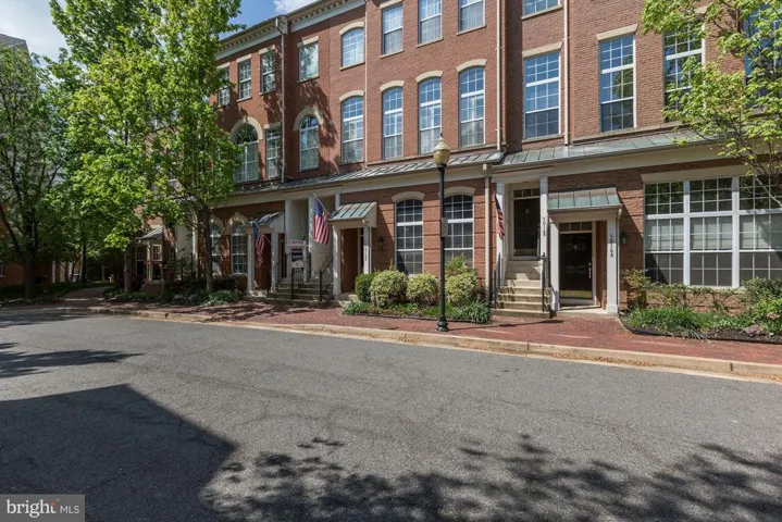 5018b Barbour Dr, Alexandria, Virginia 22304