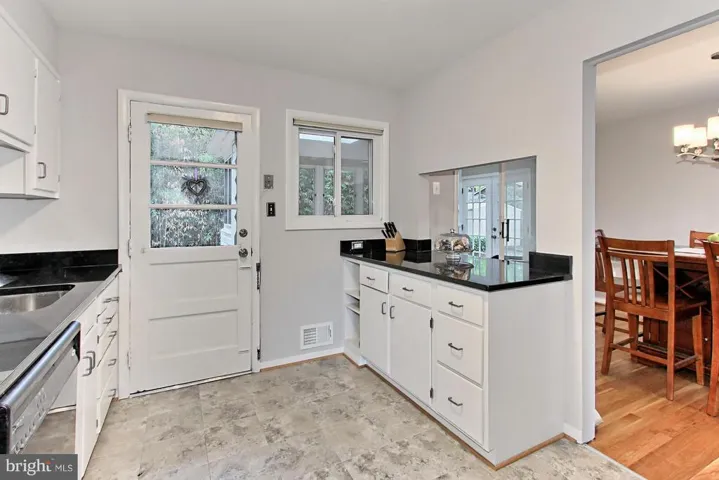 3438 Slade Run Dr, Falls Church, Virginia 22042
