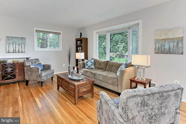 3438 Slade Run Dr, Falls Church, Virginia 22042