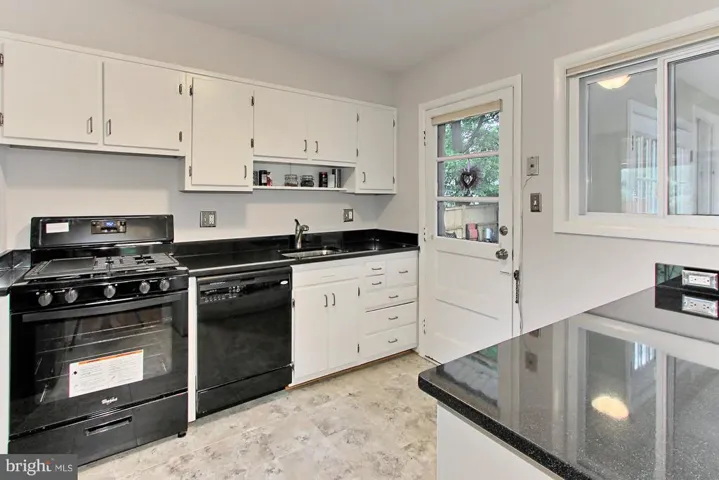 3438 Slade Run Dr, Falls Church, Virginia 22042