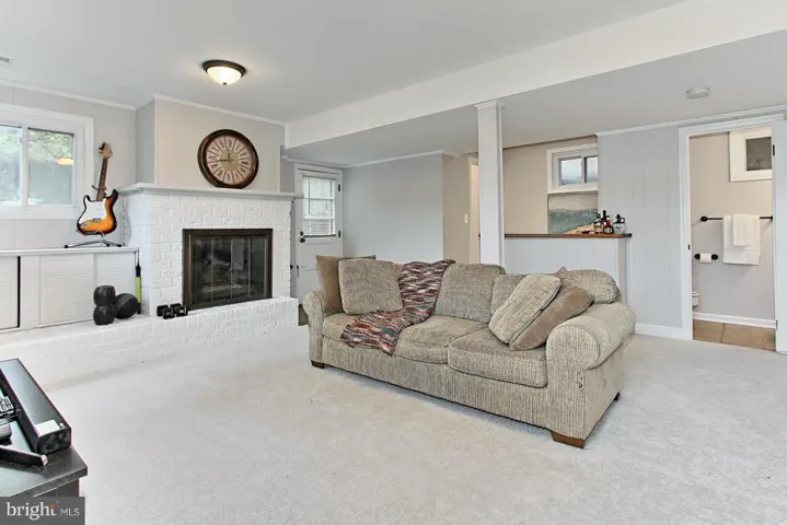 3438 Slade Run Dr, Falls Church, Virginia 22042