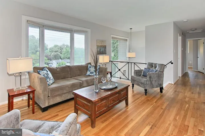 3438 Slade Run Dr, Falls Church, Virginia 22042