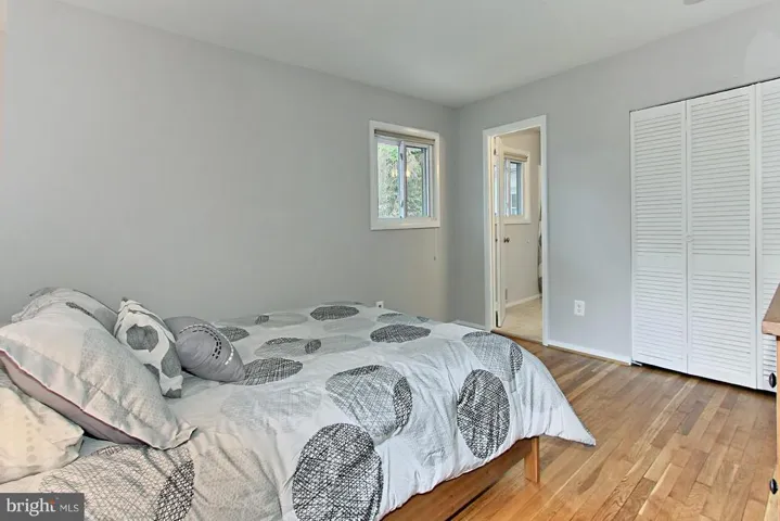 3438 Slade Run Dr, Falls Church, Virginia 22042