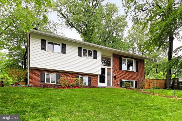 3438 Slade Run Dr, Falls Church, Virginia 22042