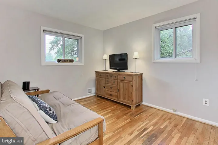 3438 Slade Run Dr, Falls Church, Virginia 22042