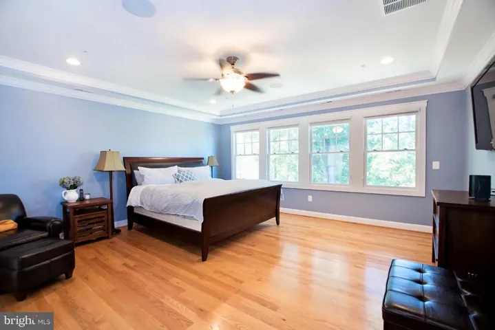 2332 Kenmore St N, Arlington, Virginia 22201