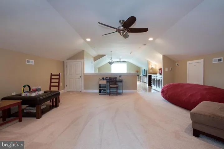 2332 Kenmore St N, Arlington, Virginia 22201