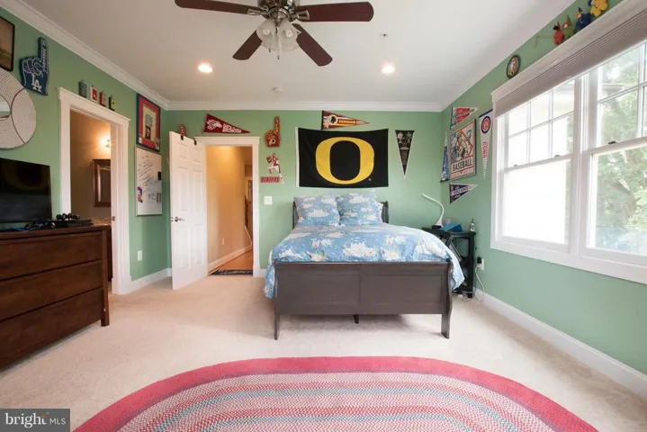 2332 Kenmore St N, Arlington, Virginia 22201