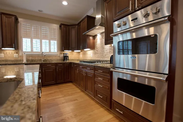 2332 Kenmore St N, Arlington, Virginia 22201