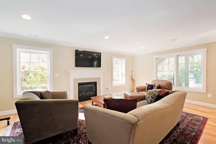 2332 Kenmore St N, Arlington, Virginia 22201