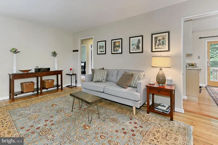 2931 Woodlawn Ave, Falls Church, Virginia 22042