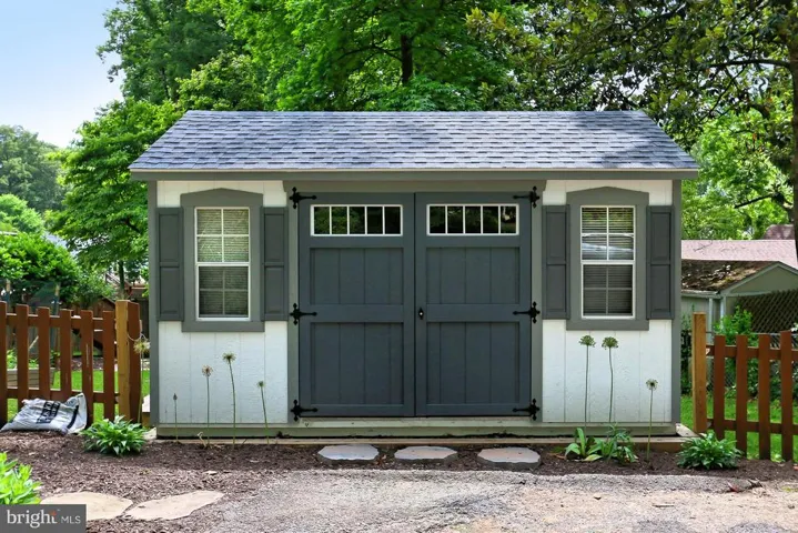 2931 Woodlawn Ave, Falls Church, Virginia 22042