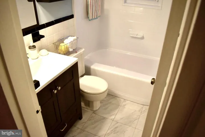 20302030 Vermont St #301, Arlington, Virginia 22207