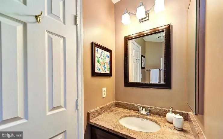 7206 Tanworth Dr, Springfield, Virginia 22152