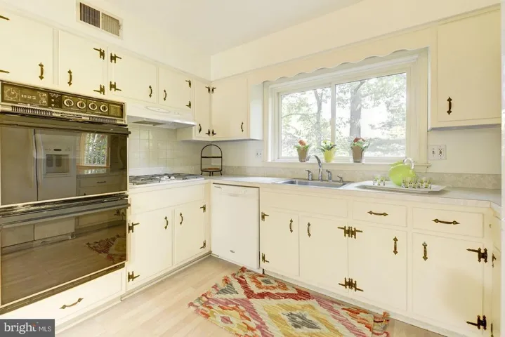 3857 Rixey St N, Arlington, Virginia 22207