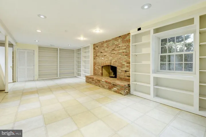 3857 Rixey St N, Arlington, Virginia 22207