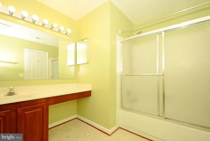 6849 Kerrywood Cir, Centreville, Virginia 20121