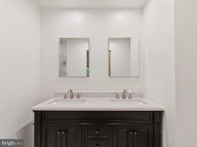 7723 Bristol Square Ct, Springfield, Virginia 22153
