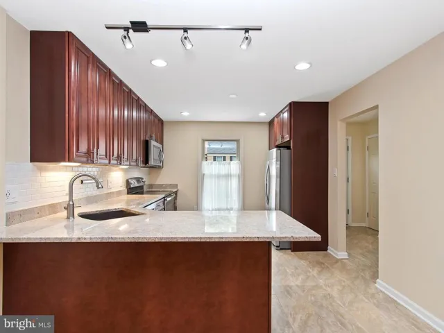 7723 Bristol Square Ct, Springfield, Virginia 22153