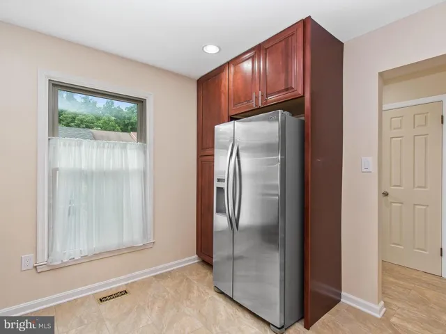 7723 Bristol Square Ct, Springfield, Virginia 22153
