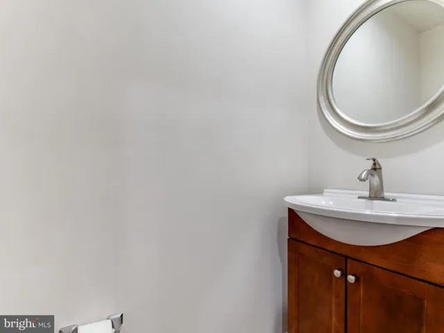 7723 Bristol Square Ct, Springfield, Virginia 22153