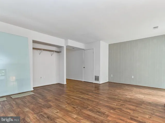 7723 Bristol Square Ct, Springfield, Virginia 22153
