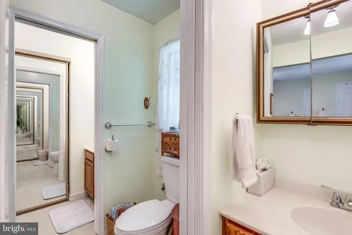 18 Jefferson Dr, Sterling, Virginia 20165