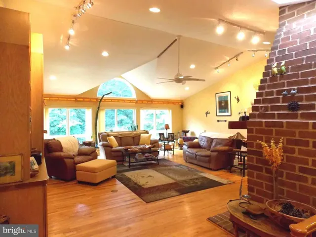 3687 Buck Mountain Rd, Front Royal, Virginia 22630