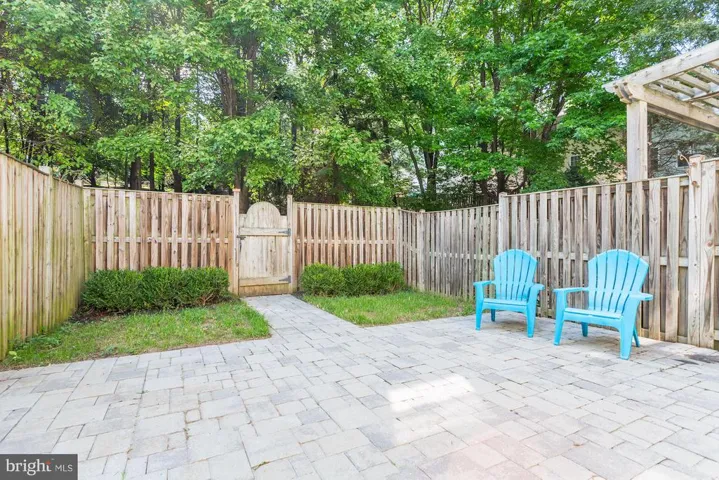 5752 Heritage Hill Dr, Alexandria, Virginia 22310