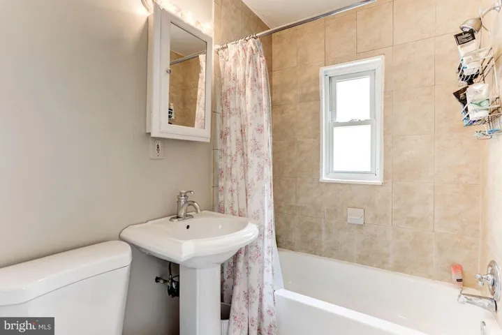 327 Ashby St, Alexandria, Virginia 22305