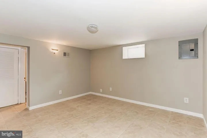 327 Ashby St, Alexandria, Virginia 22305