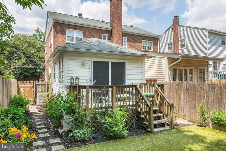 327 Ashby St, Alexandria, Virginia 22305